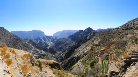 الجبل الأخضر في سلطنة عمان: وجهة طبيعية ساحرة